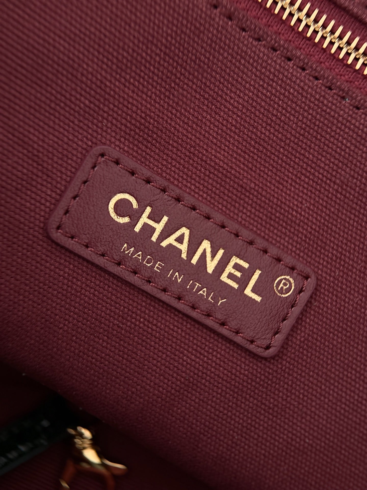CHANEL 26S SHOPPING TOTE BAG 46 IN DARK GREEN CROC-EMBOSSED CALFSKIN