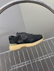 BASIC SNEAKERS IN BLACK MESH