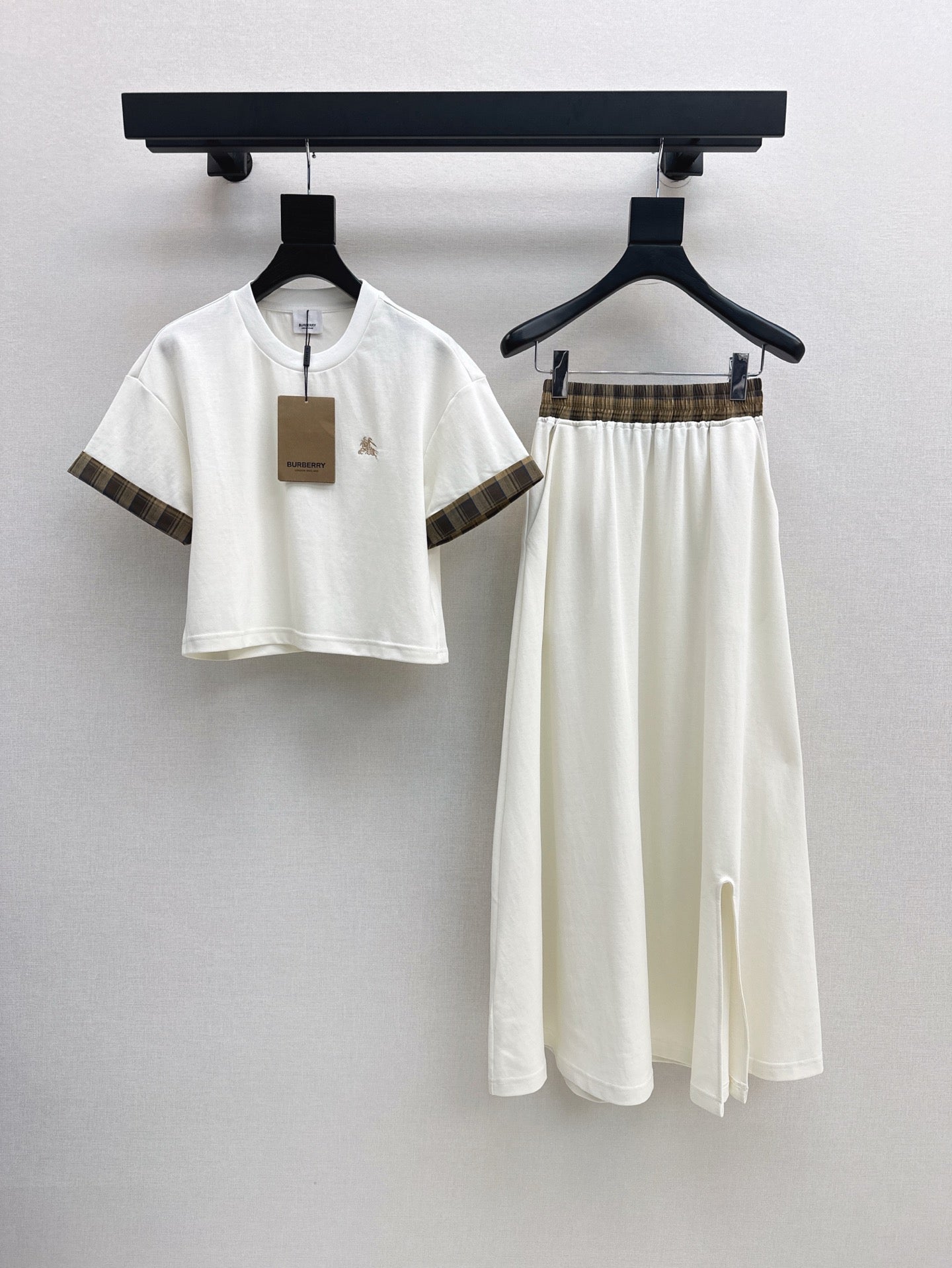 BURBERRY 26S TOP AND SKIRT SET 422