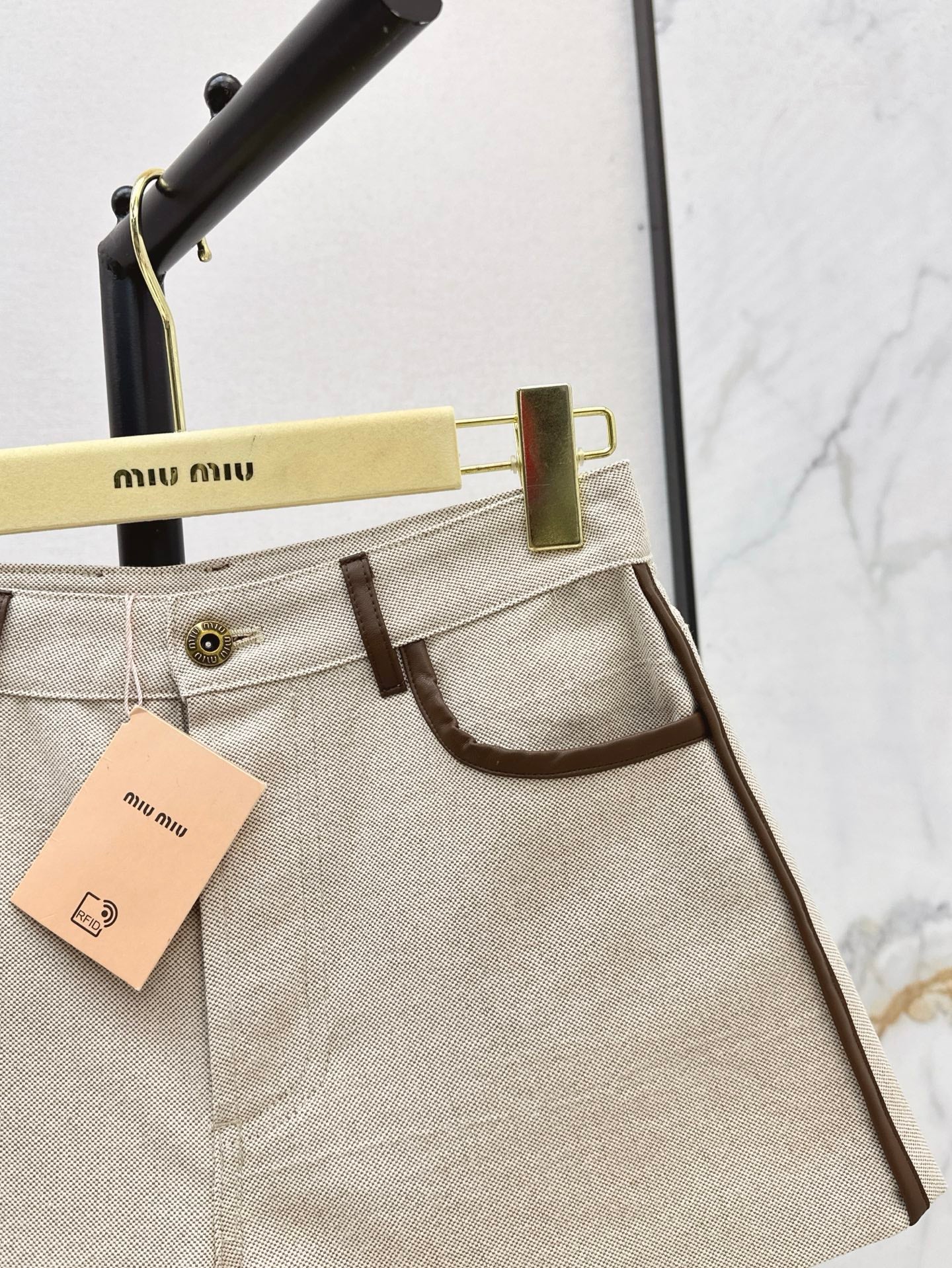 MIUMIU 26S SHORTS 972