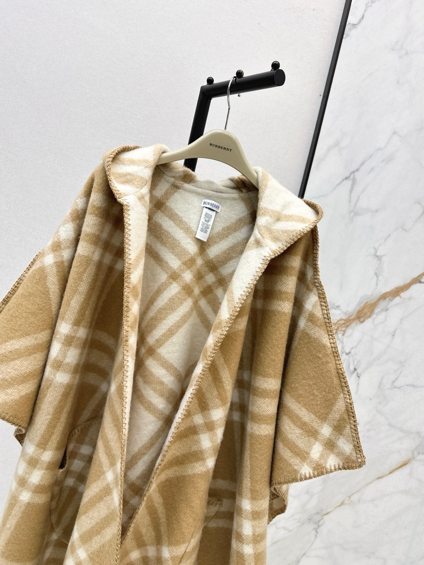 BURBERRY 25S REVERSIBLE CASHMERE CAPE 0045