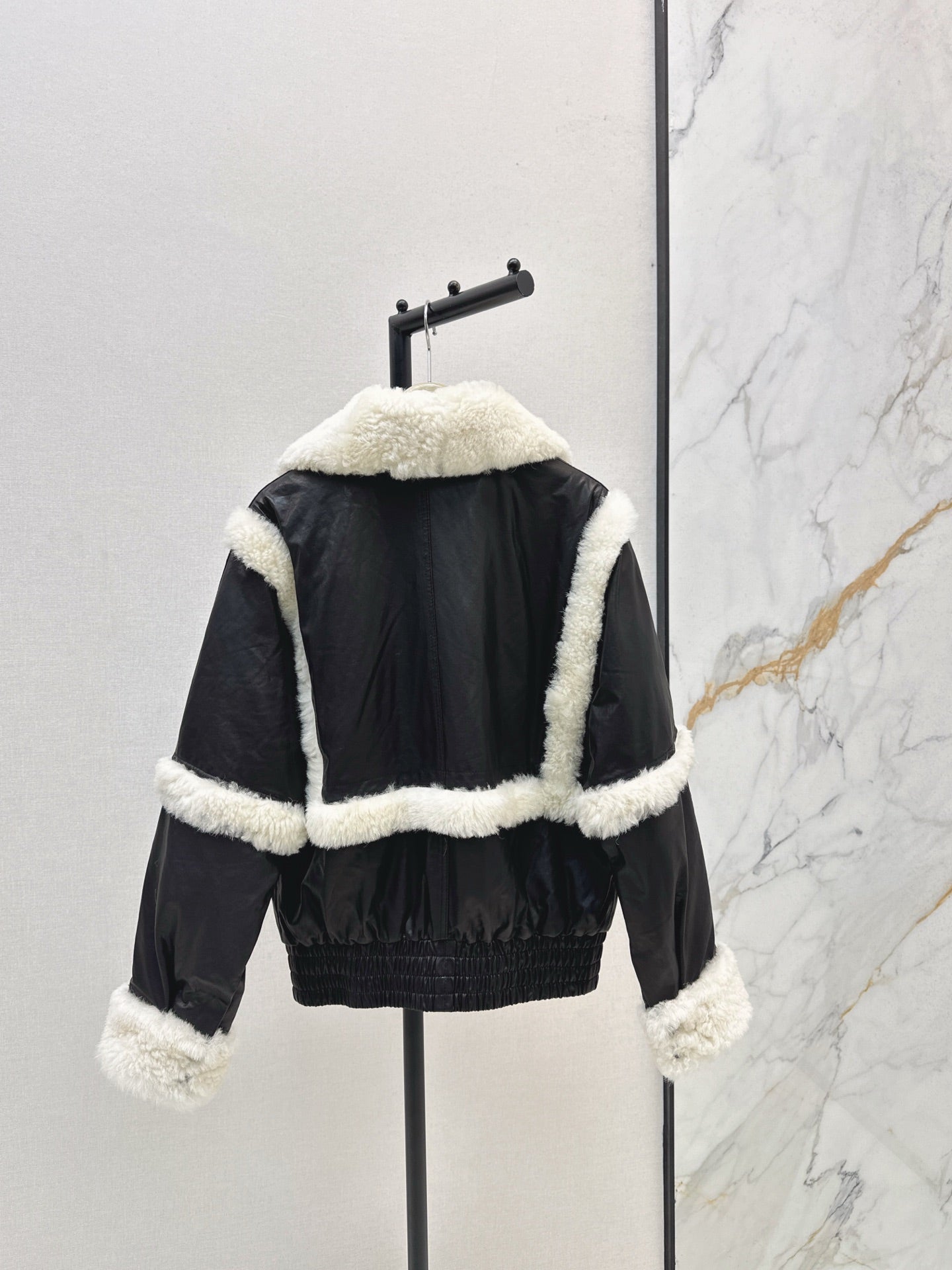 BURBERRY 25S BOMBER JACKET 069