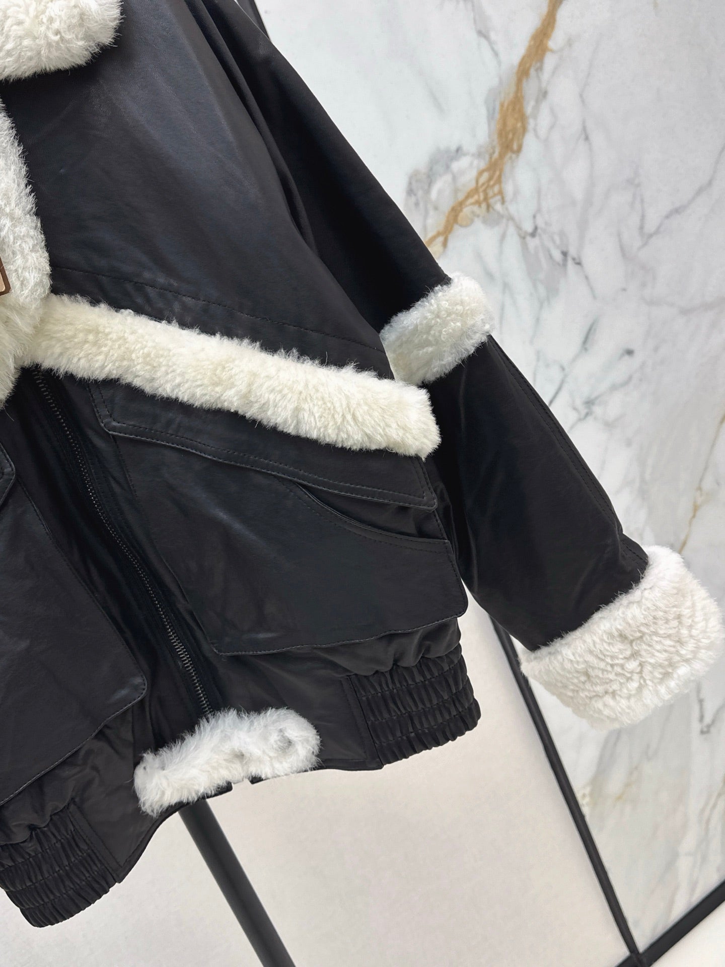 BURBERRY 25S BOMBER JACKET 069