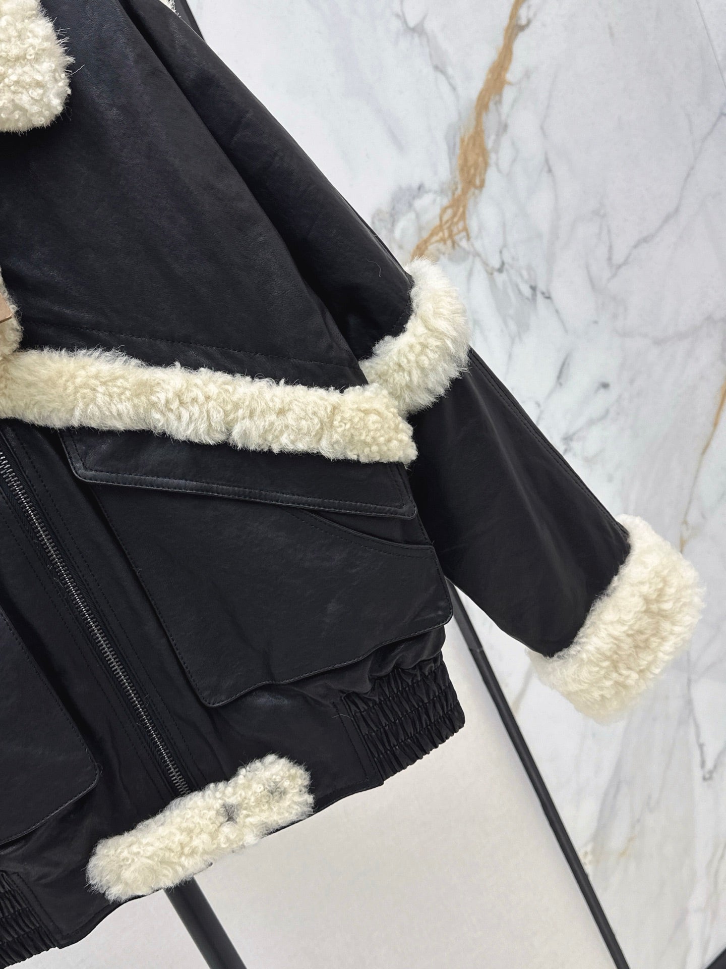 BURBERRY 25S BOMBER JACKET 073