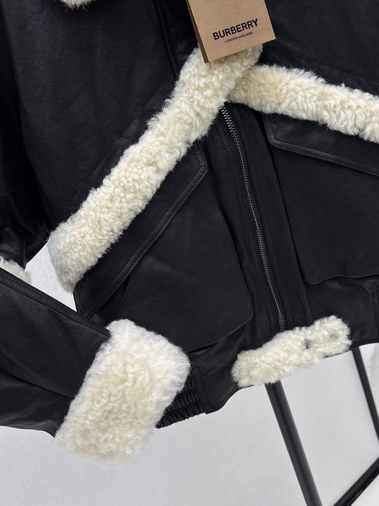 BURBERRY 25S BOMBER JACKET 073