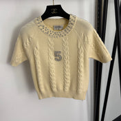 CHANEL 26S SHORT-SLEEVE CREWNECK SWEATER 687