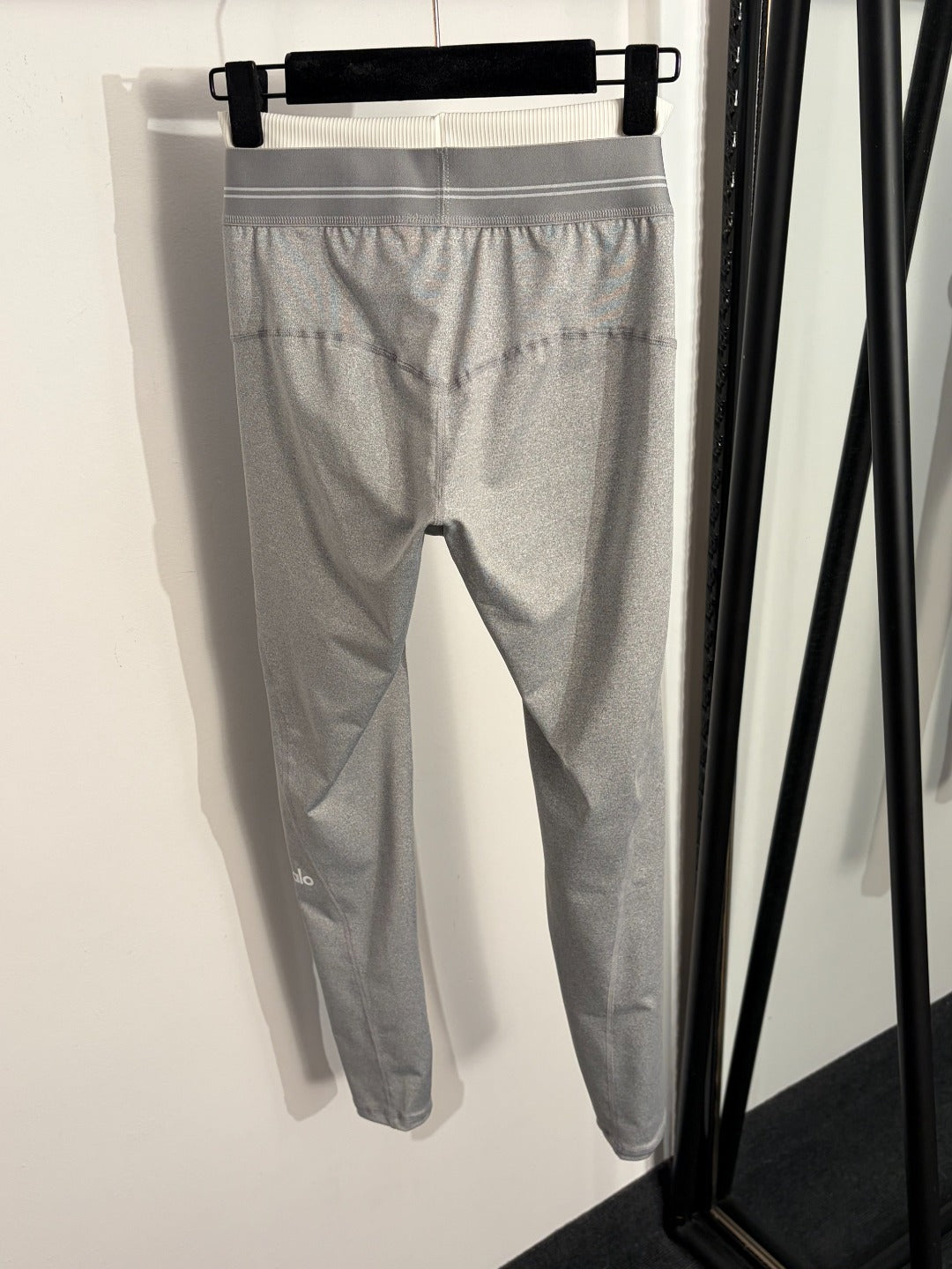ALO 26S LAYERED SPORTS BRA & HIGH-WAIST LEGGINGS SET 259