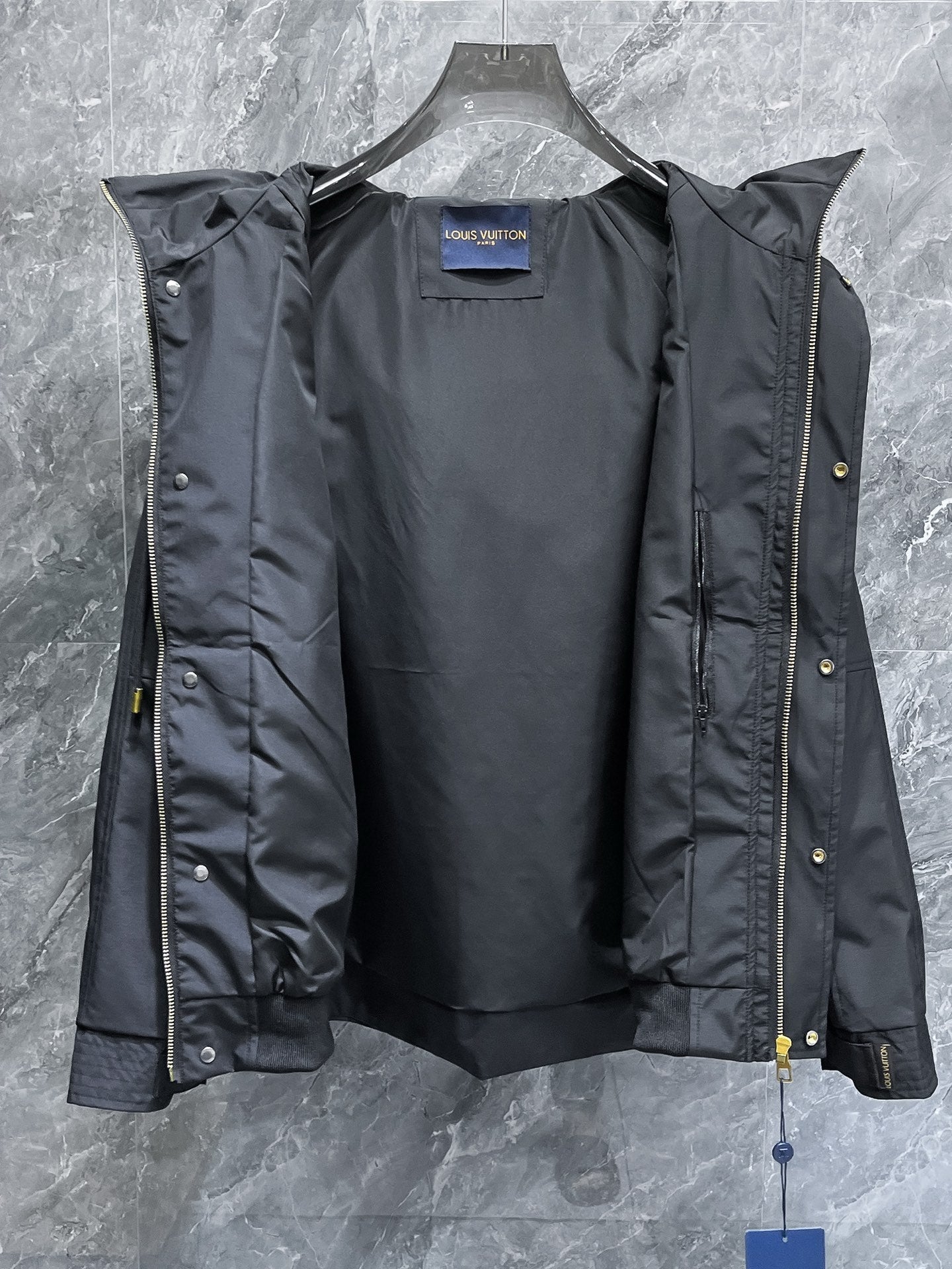 LV BLACK JACKET 239573
