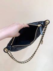 QUILTED HOBO SHOULDER BAG 26 IN BLACK GLOSSY LAMBSKIN