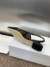 J'ADIOR SLINGBACK PUMP BLACK AND GOLD-TONE MILLEFIORI JACQUARD