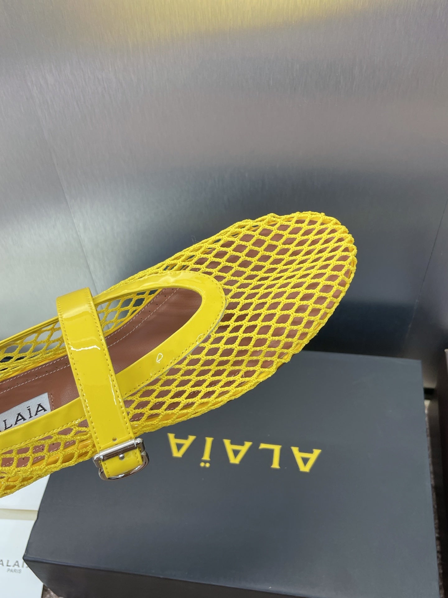 ALAIA MARY JANE FLAT 25S IN YELLOW MESH CALFSKIN
