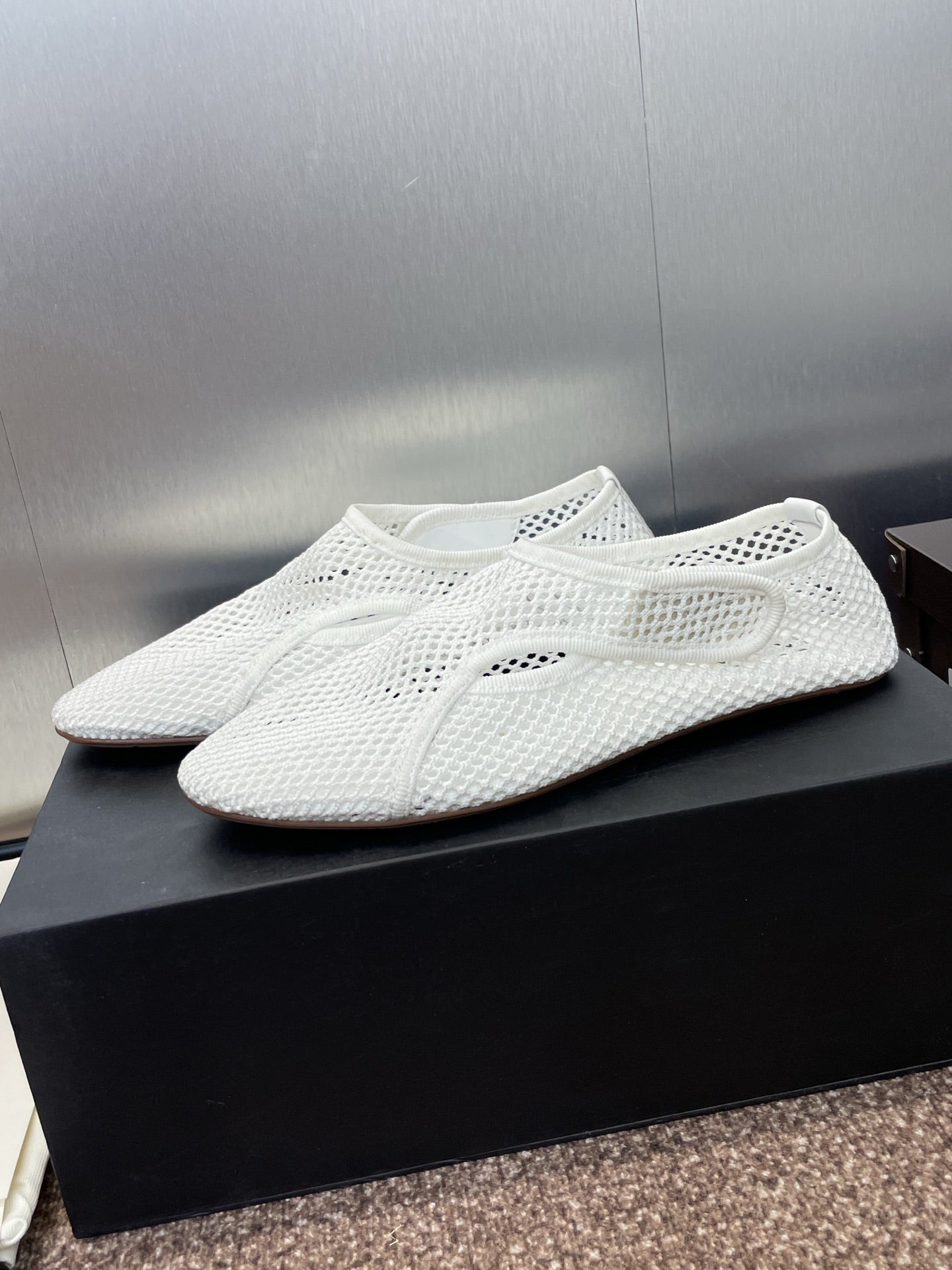 ALAIA MESH MARY JANE BALLET FLATS 25S IN WHITE FABRIC