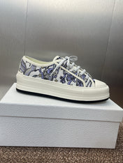 DIOR 25S WALK'N' SNEAKER IN BLUE TOILE DE JOUY EMBROIDERED COTTON