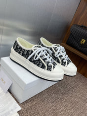 DIOR 25S WALK'N' SNEAKER IN DARK GREY DIOR OBLIQUE EMBROIDERED COTTON