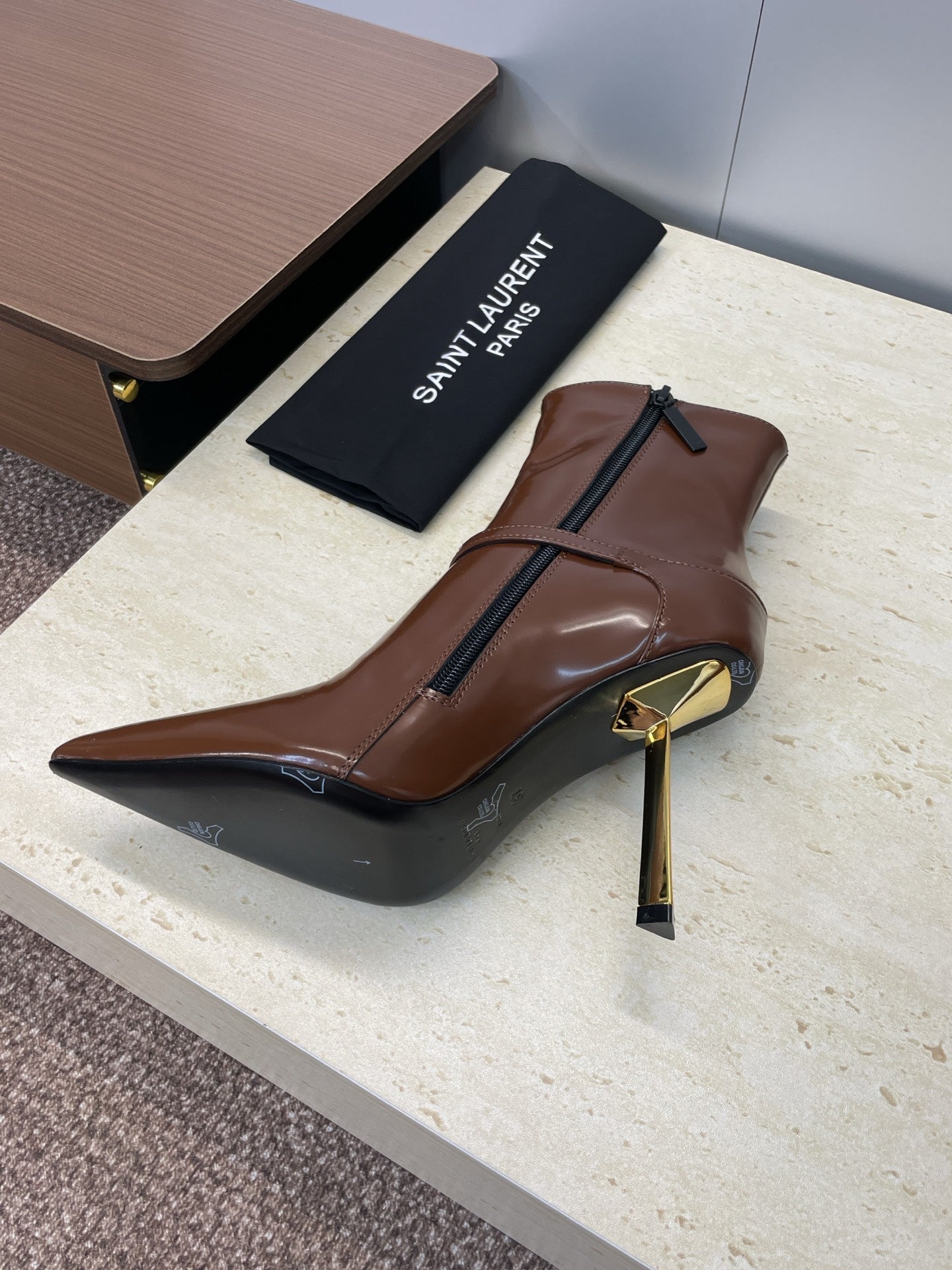 YSL 25S POINTED-TOE HIGH-HEEL ANKLE BOOTS 95 MM IN BROWN LAMBSKIN WITH GOLD HARDWARE