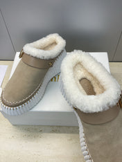 CHLOÉ 26S FUR-LINED WEDGE MULES IN DARK BEIGE SUEDE