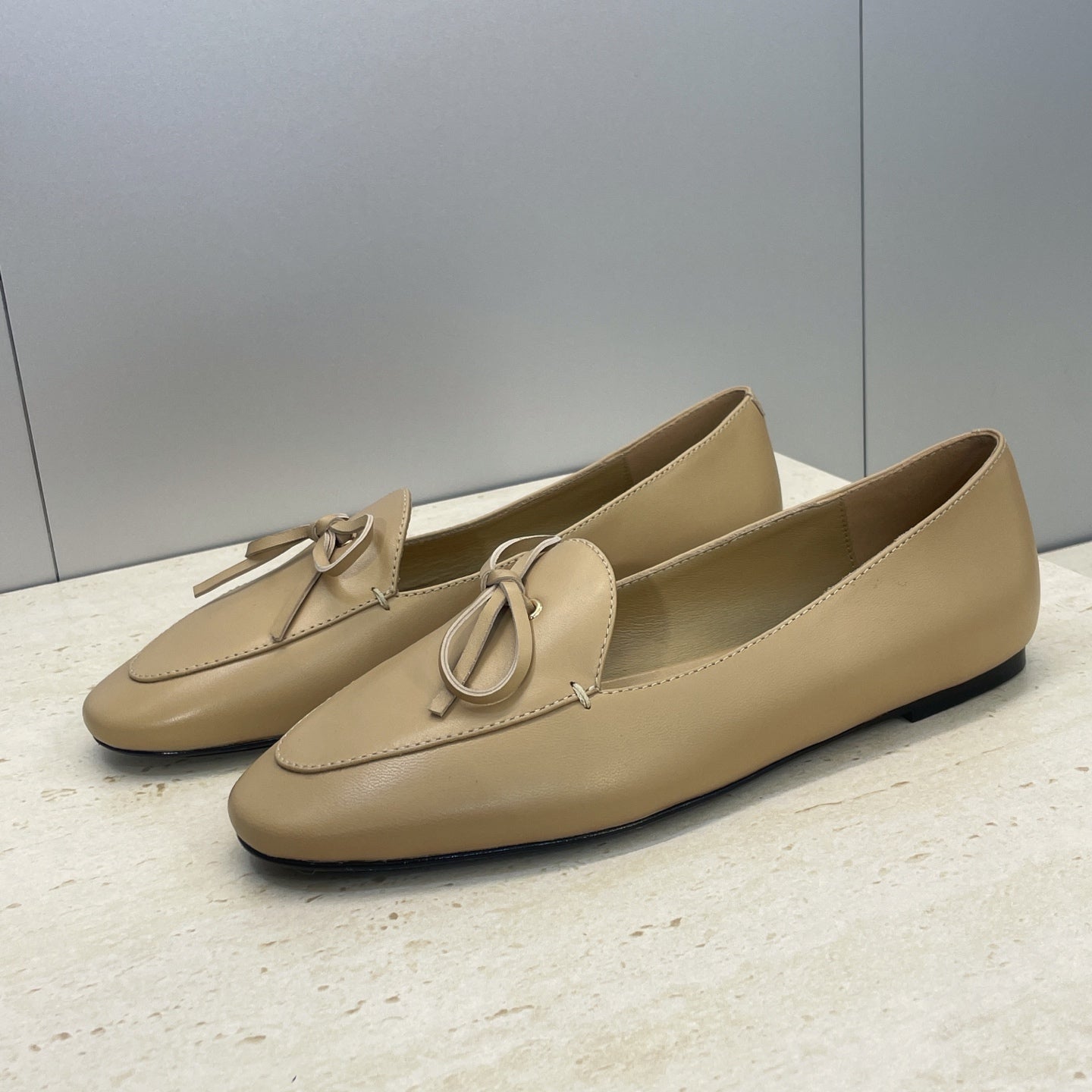 CELINE 26S BALLET FLATS IN DARK BEIGE LAMBSKIN WITH BOW
