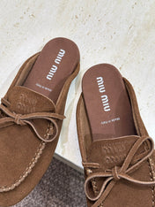 MIUMIU 26S SNEAKER MULES IN DARK BROWN SUEDE WITH BOW