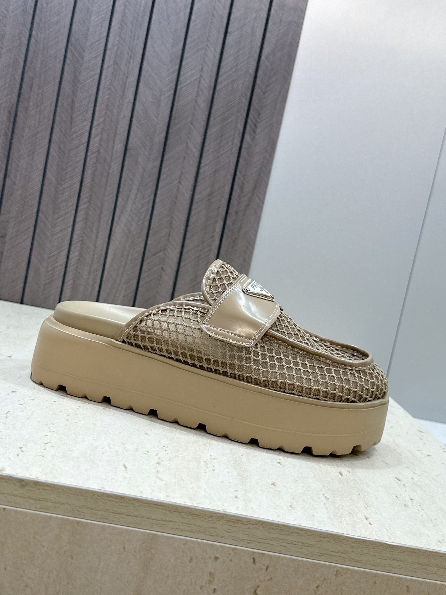PRADA 26S MULE LOAFERS IN BROWN MESH AND CALFSKIN