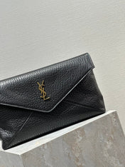 ENVELOPE CLUTCH 29 IN BLACK LAMBSKIN COPPER LOGO