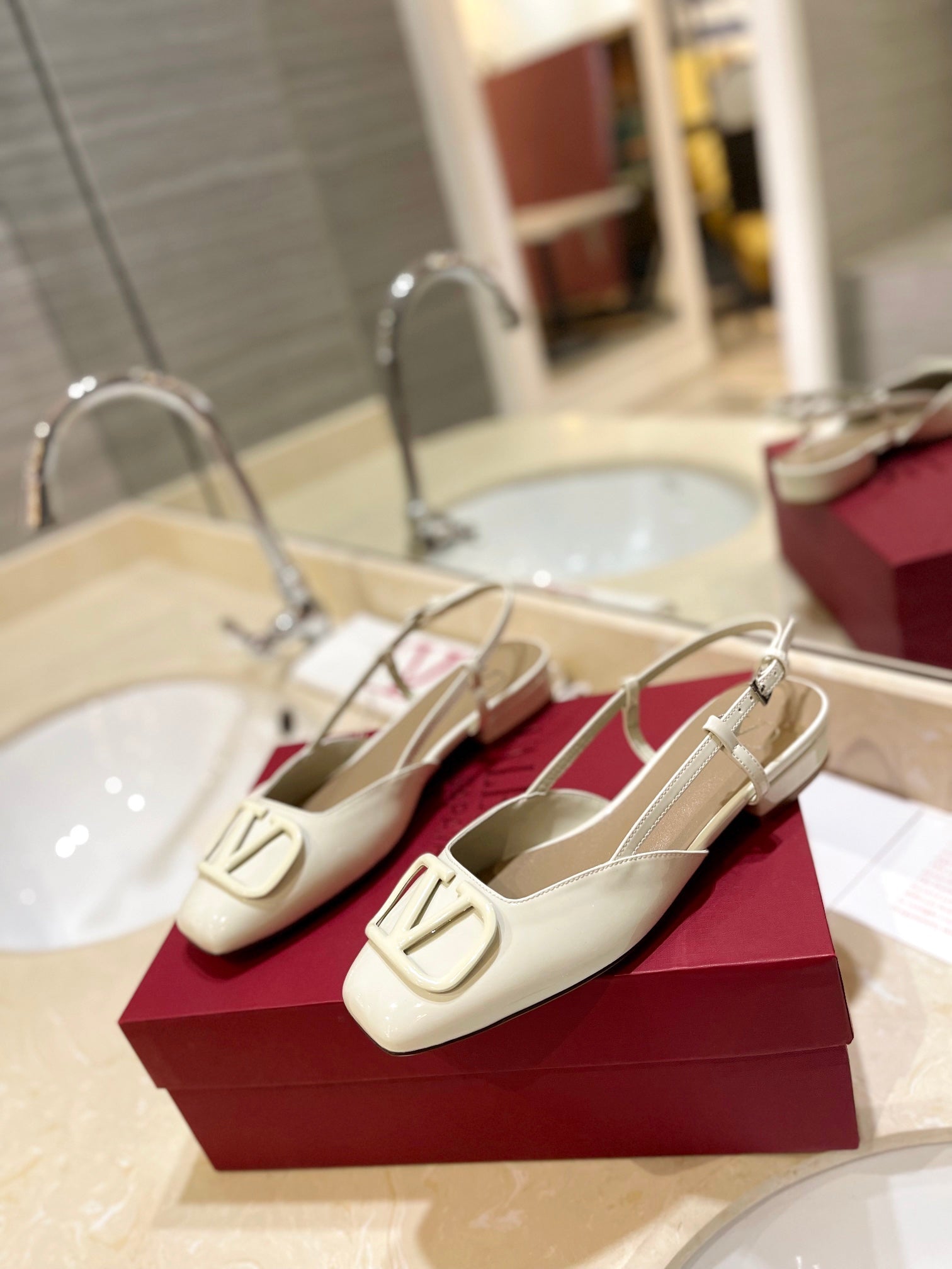 VALENTINO 26S SLINGBACK IN CREAM WHITE PATENT CALFSKIN