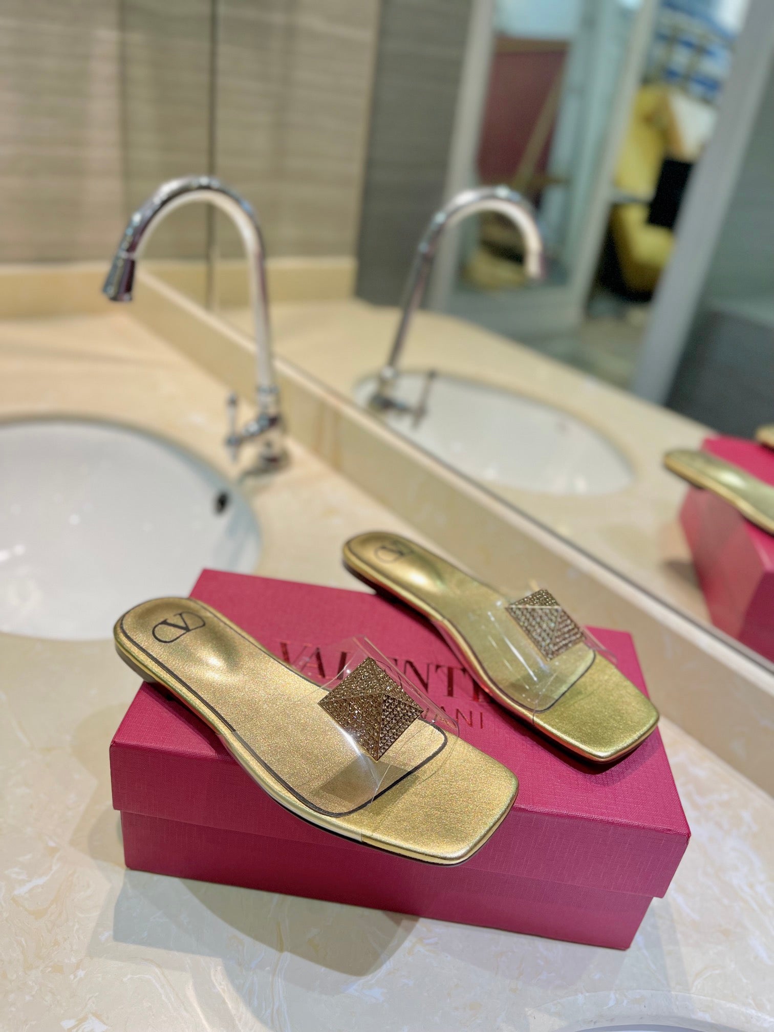 VALENTINO 26S FLAT SLIDES IN GOLD LAMBSKIN WITH CRYSTAL