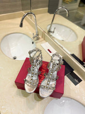 ROCKSTUD SANDAL WITH STRAP IN SILVER CALFSKIN 60 MM