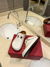 FUSSFRIEND WHITE PATENT CALFSKIN LEATHER SABOT