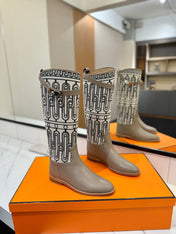 JUMPING BOOT 2 CM IN PASTEL GRAY CALFSKIN AND BLACK MIX WHITE FABRIC