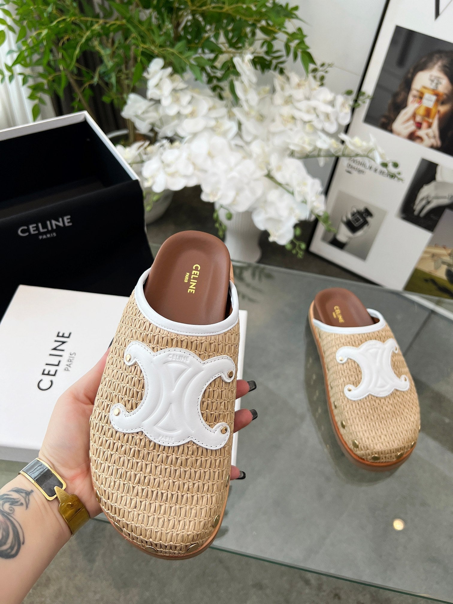 CELINE 26S TRIOMPHE MULES IN BEIGE RAFFIA AND WHITE CALFSKIN