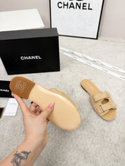 CHANEL 26S DOUBLE STRAP SLIDE SANDALS IN BEIGE SUEDE AND CALFSKIN