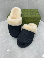 GG MULE IN BLACK MONOGRAM JACQUARD FABRIC AND RABBIT FUR LINING