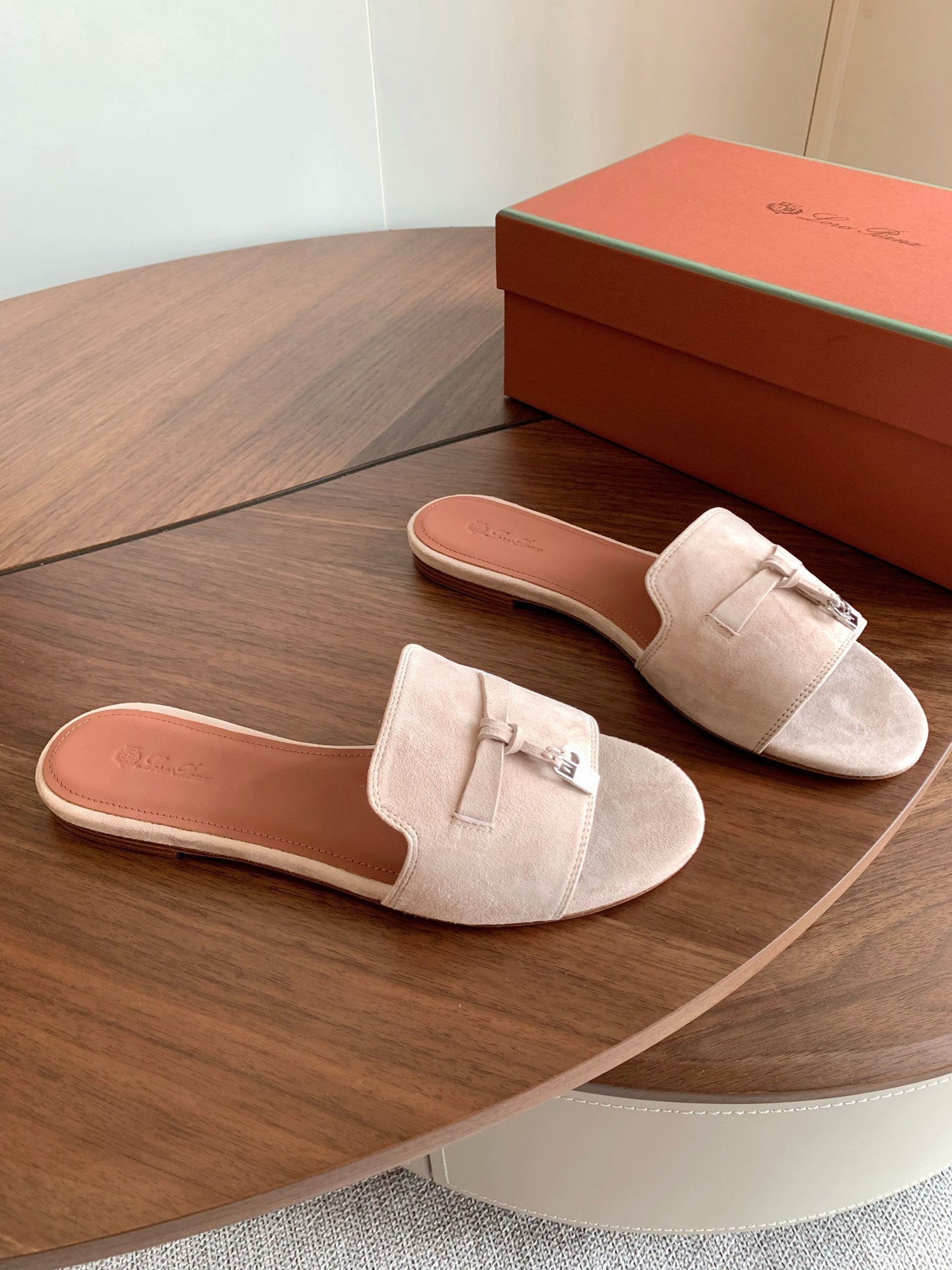 LP 26S SUMMER CHARMS SLIDES IN LIGHT GREY SUEDE GOLD HARDWARE