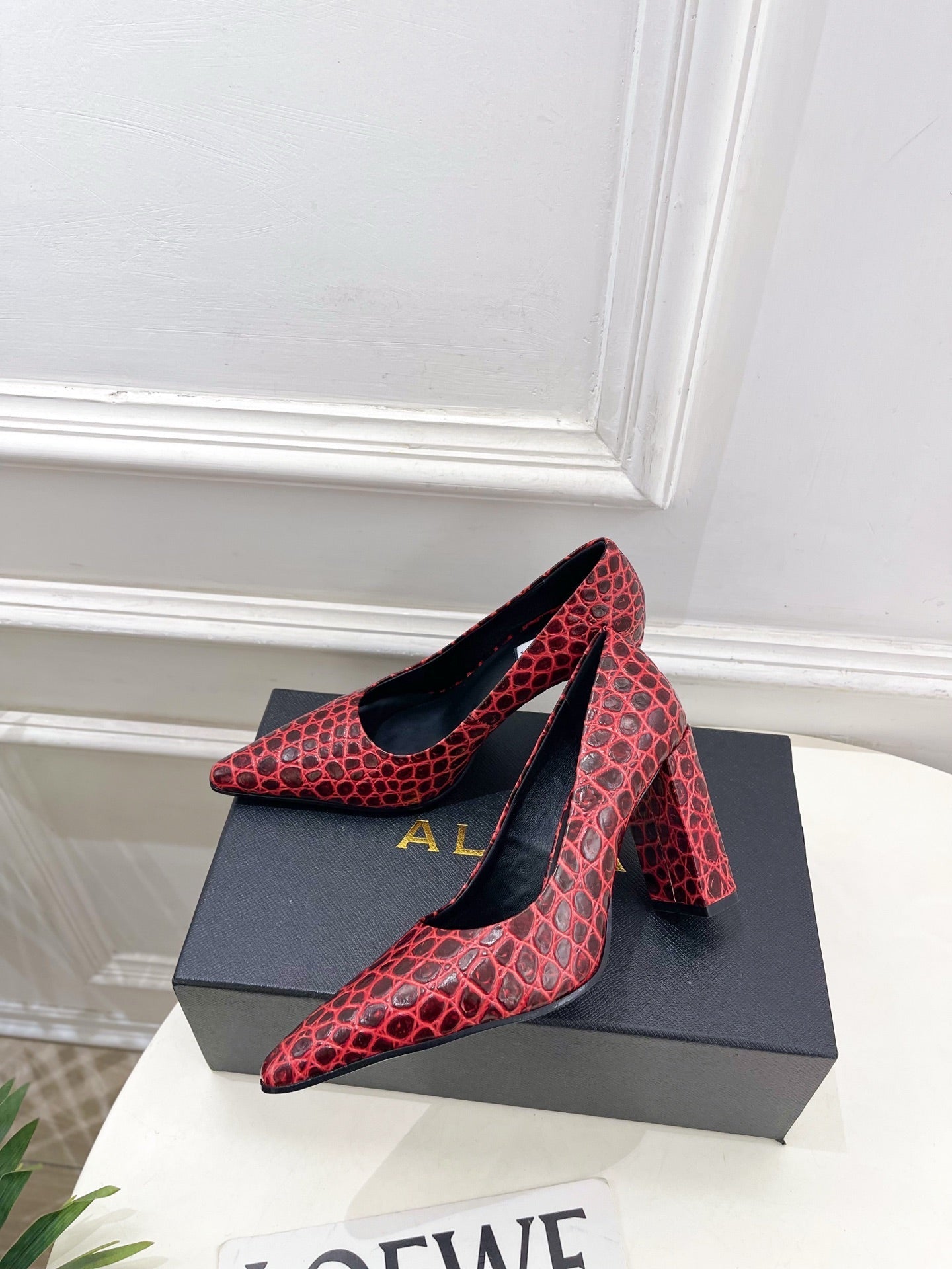 ALAIA 26S HIGH HEELS 95 MM IN DARK RED CROCODILE-EMBOSSED CALFSKIN
