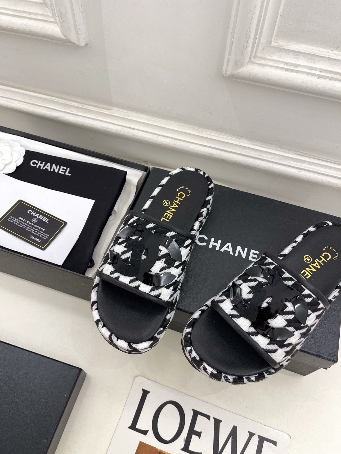 CHANEL 26S SANDALS 35 MM IN BLACK TWEED