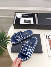 CHANEL 26S SANDALS 35 MM IN NAVY BLUE TWEED