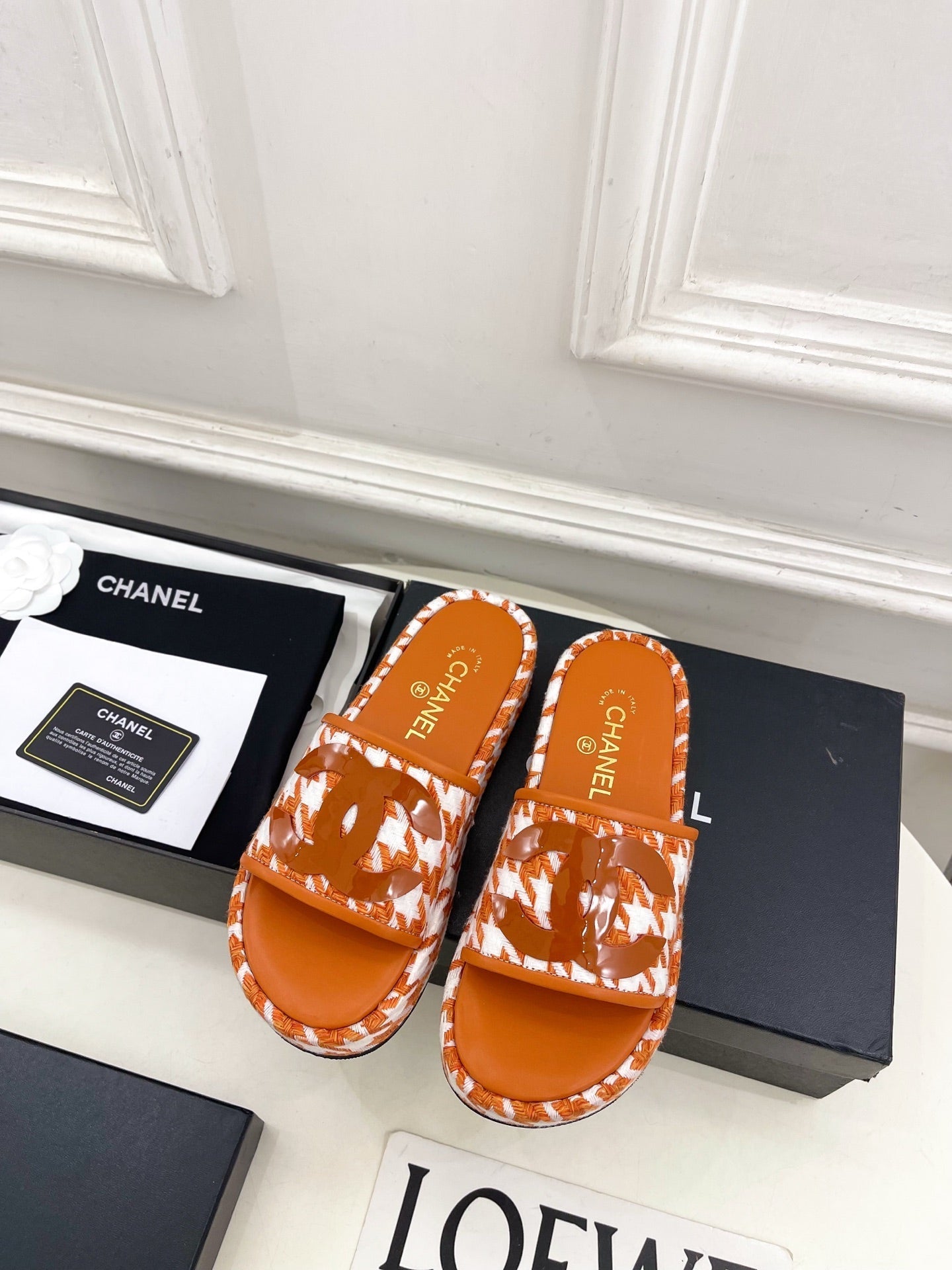 CHANEL 26S SANDALS 35 MM IN ORANGE TWEED