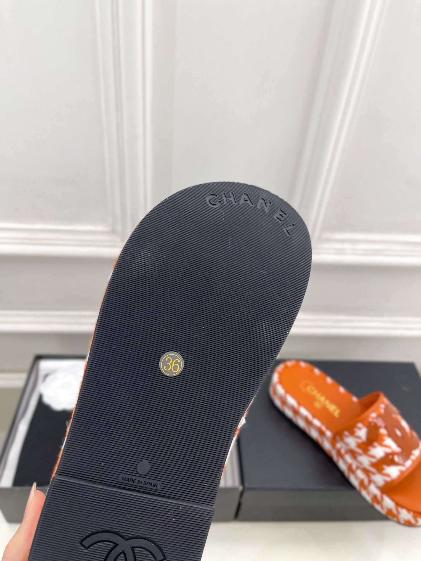 CHANEL 26S SANDALS 35 MM IN ORANGE TWEED