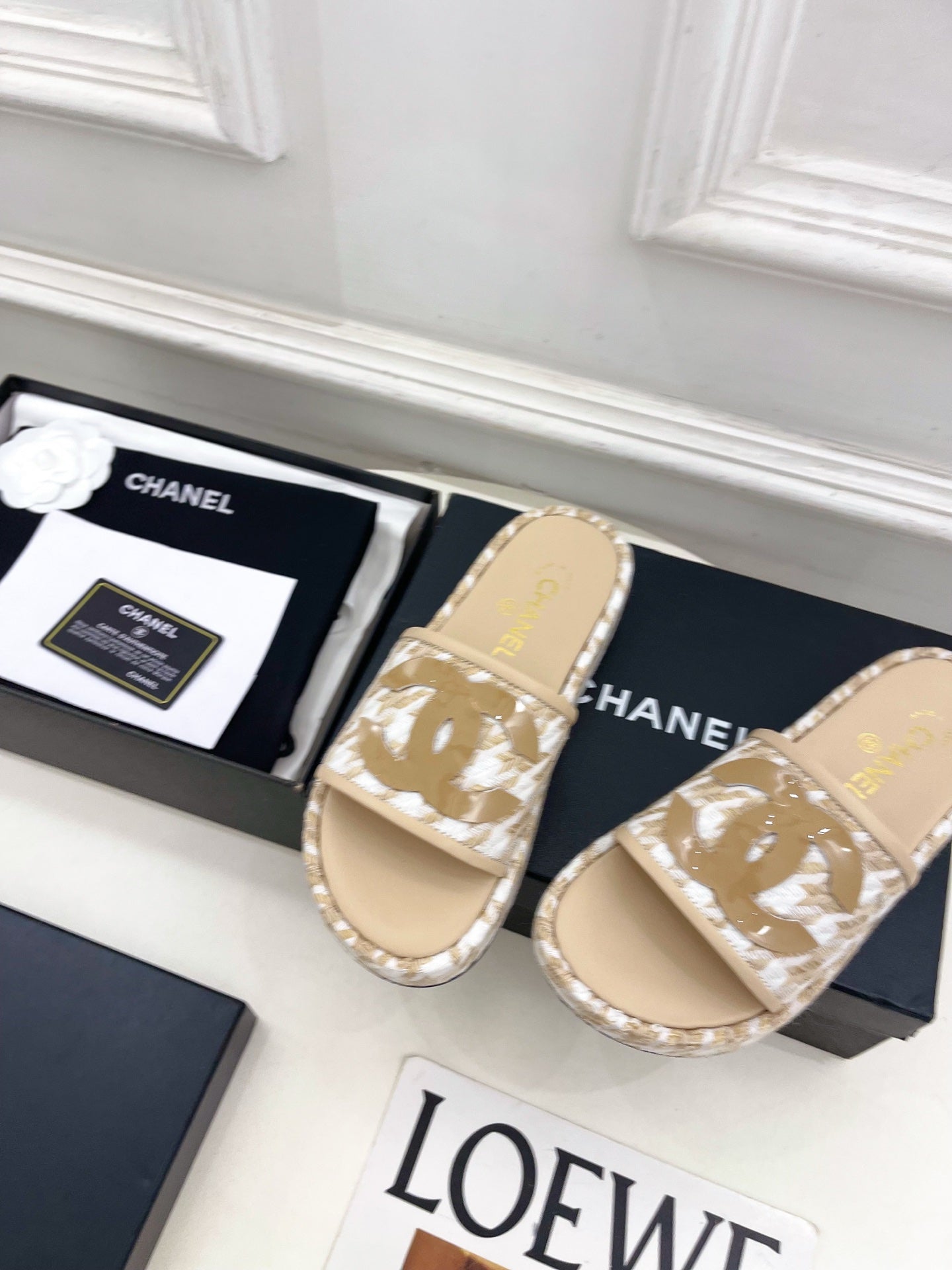 CHANEL 26S SANDALS 35 MM IN BEIGE TWEED