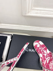 CHANEL 26S THONG SANDALS IN PINK AND WHITE FLORAL PRINT FABRIC