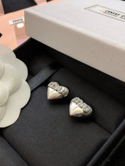 MIUMIU 26S HEART LOGO STUD EARRINGS WITH PEARL DETAILS IN SILVER TONE METAL 630844