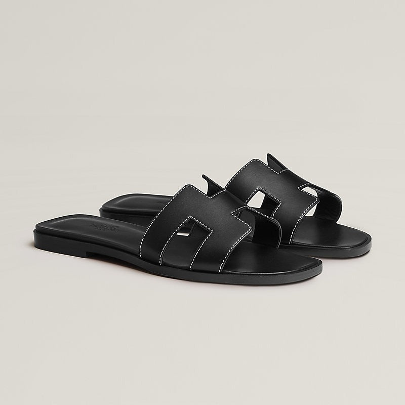 oran-sandal--021056Z01-worn-1-0_8d59d7b9-080f-48aa-ae5c-e3611817f3e7.jpg