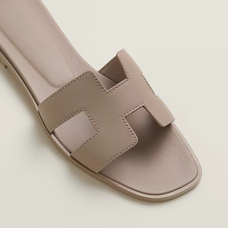 oran-sandal--202230ZB3-above-wm_ba2d0fe0-1cf1-45cc-8c8b-ea261ef0fefc.jpg