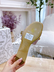 STUD FLAT SLIDE IN BABY PINK LAMBSKIN