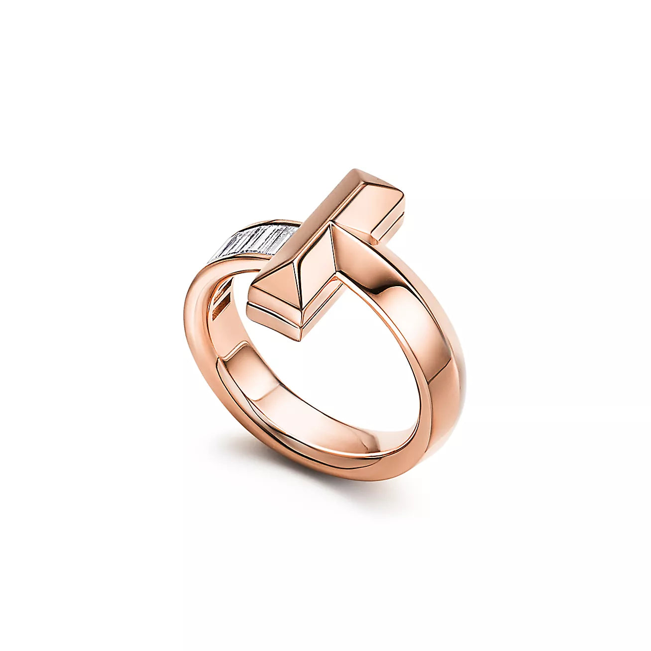 tiffany-tt1-ring-67794605_1016773_AV_1_M_abc7207d-513c-4048-a4de-20143a2959d2.webp