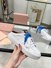 SNEAKER MULES IN WHITE CALFSKIN WHITE BLUE LACES