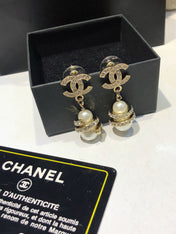 CHANEL 26S DOUBLE C LOGO PAVE CRYSTAL DROP EARRINGS WITH PEARL CHARM IN GOLD METAL 633339