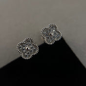 CLOVER MINI DIAMOND STUD EARRINGS